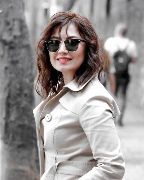 Kuşaklı Bej Trençkot (Demo Ürün) – temsili moda fotoğrafı
