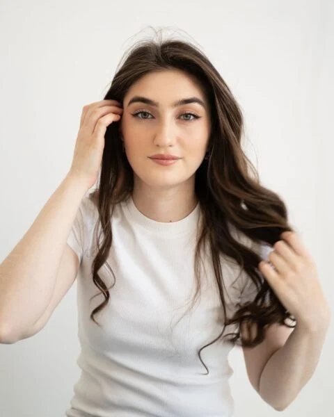 Beyaz Basic Günlük Tişört (Demo Ürün) – temsili moda fotoğrafı