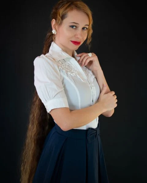 Beyaz Klasik Gömlek (Demo Ürün) – temsili moda fotoğrafı